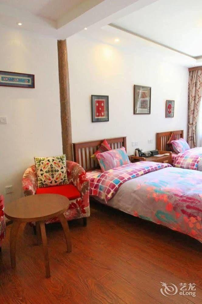 Tree'S Tale Hotel - Lijiang Lijiang  Esterno foto